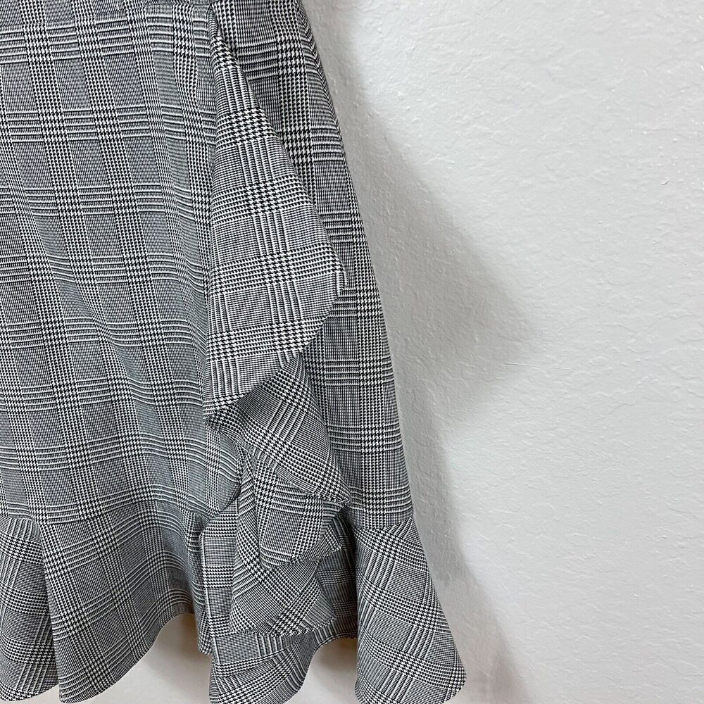 AQUA Black/White Stripped Ruffle Dress Size Large - Picture 5 of 9